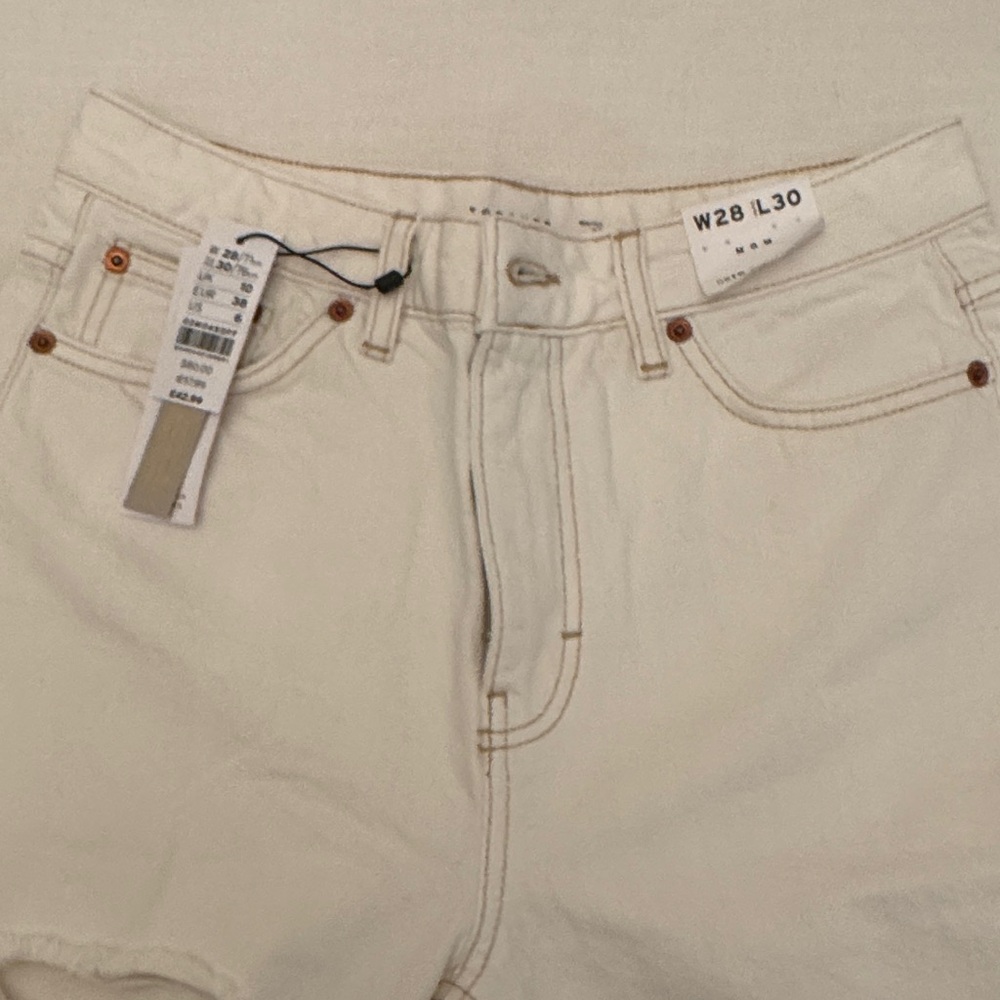 Topshop Cream Denim Mom Jeans (NWT) Retail $80